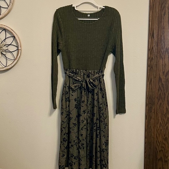 Women’s Olive Green Mixed Fabric Dress, NEVER WORN, Size Medium - Picture 1 of 11